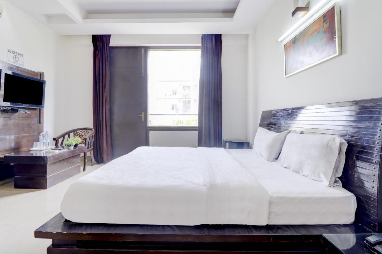 Dreamz Hospitality Gurgaon Hotel Exterior photo